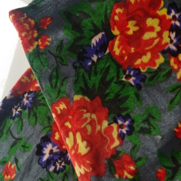 Size small Zara Trafaluc Floral print Crush Velvet Dress - Picture 5 of 6